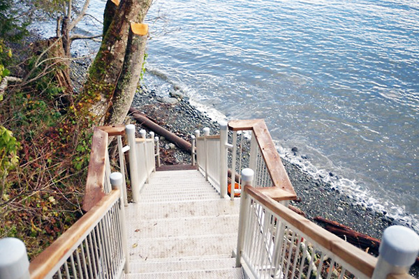 shoreline-design-metal-stairs-005