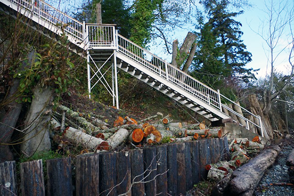 shoreline-design-metal-stairs-011