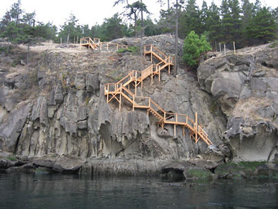 shoreline-design-wood-stairs-010