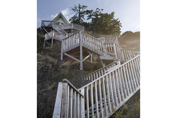 shoreline-design-wood-stairs-016