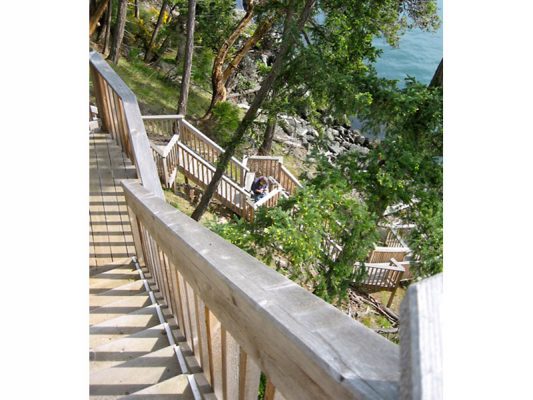shoreline-design-wood-stairs-028