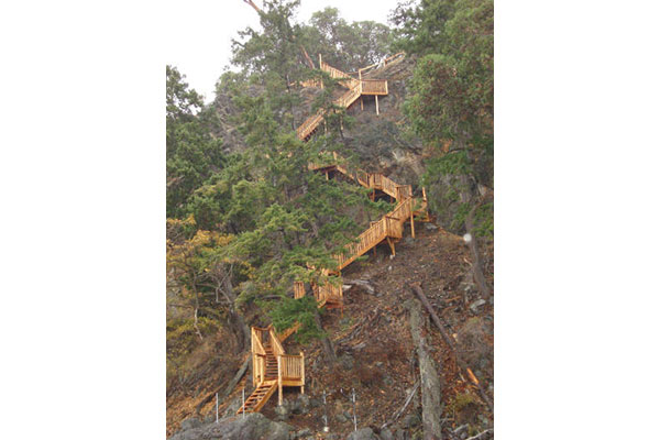 shoreline-design-wood-stairs-007