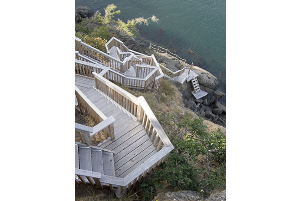 shoreline-design-wood-stairs-017